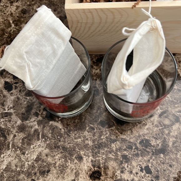 NWOT - Game of Thrones Bar Glass Gift Set - Picture 2 of 8